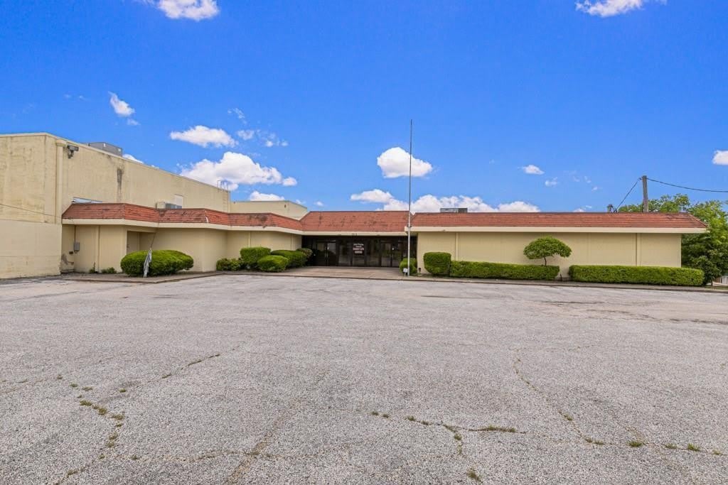 2615 Crockett Street