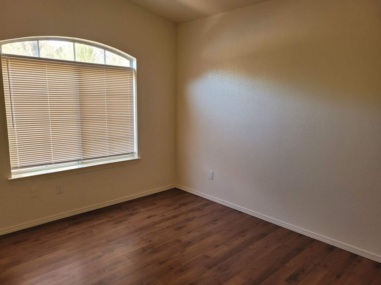 NW 4 Bedroom 2.5 Bath Home Available now!