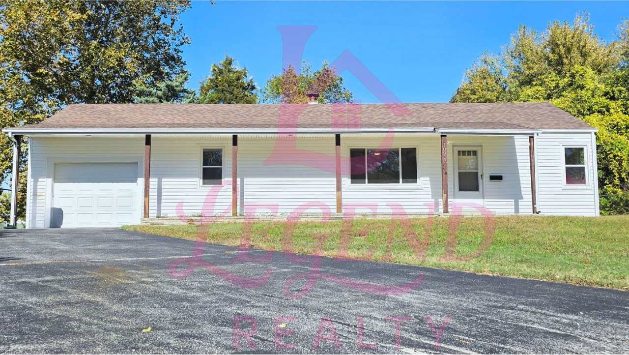 Charming 3-Bedroom with Huge Yard  Covered Patio