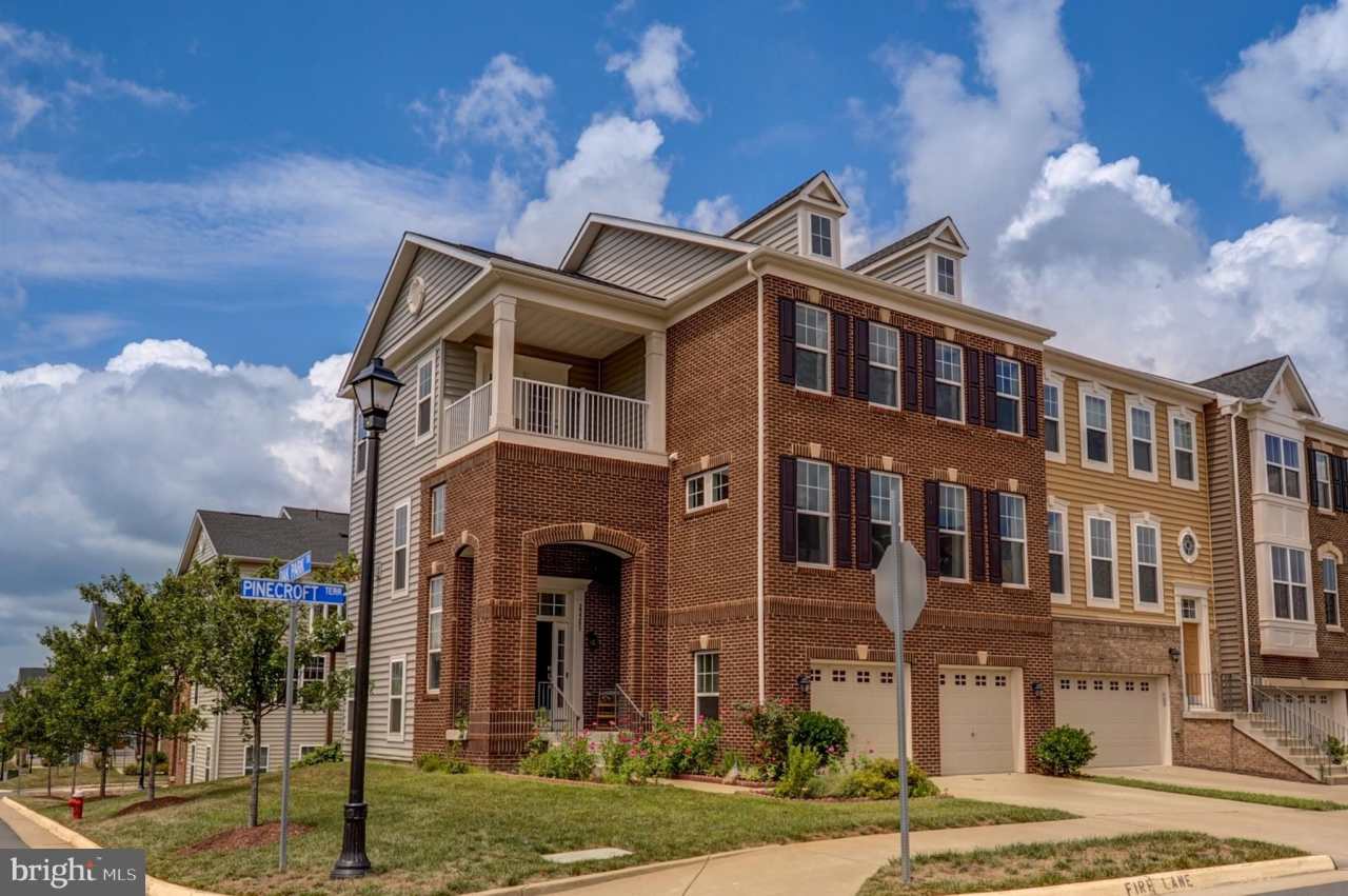 22283 PINECROFT Terrace