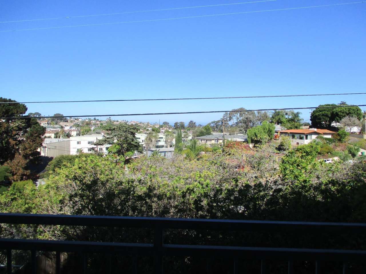 Desirable Pt Loma Fully Updated 1 BDR 1 BA Apartment