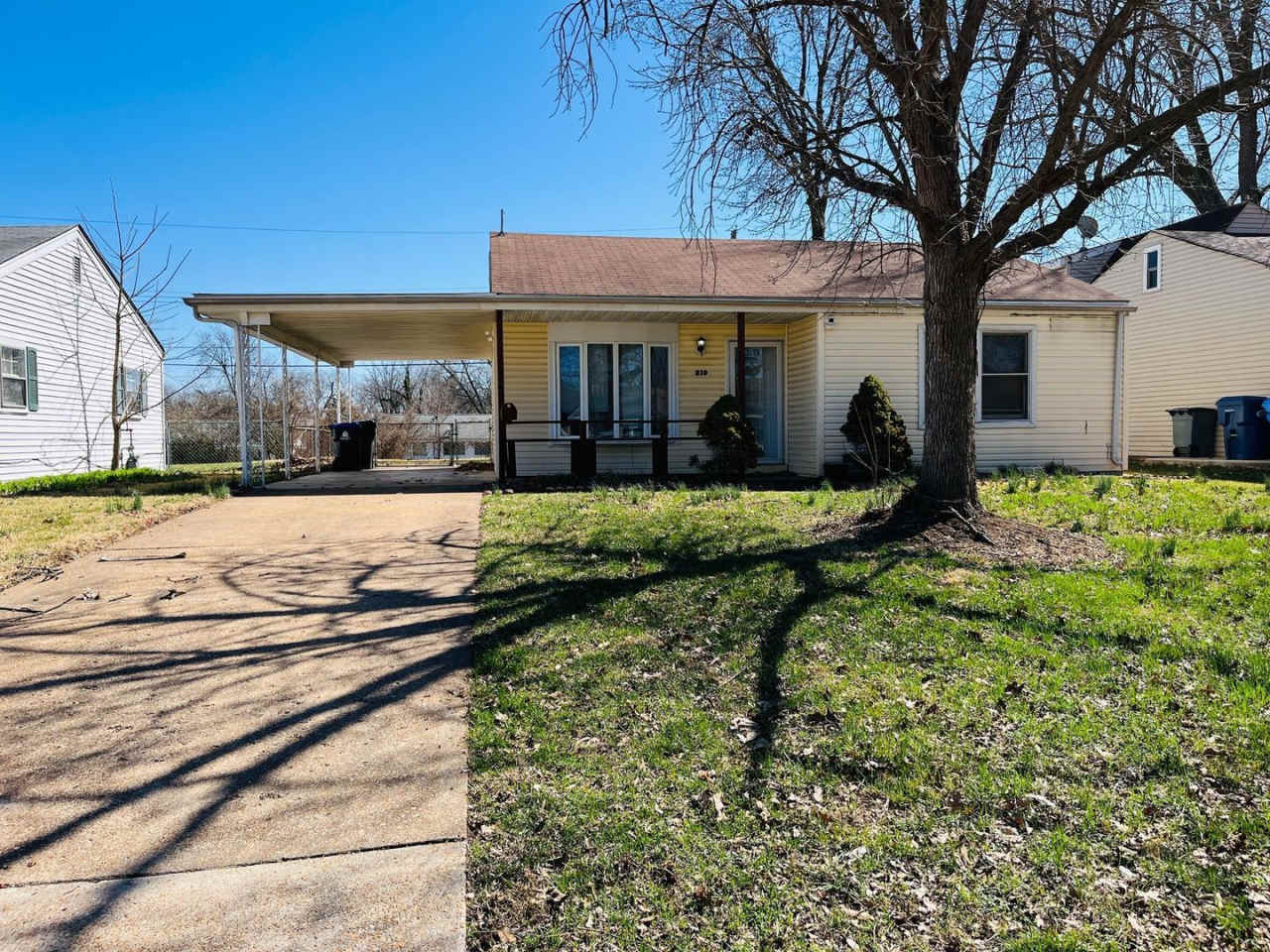 Adorable 2 Bedroom 1 Bath In Florissant!