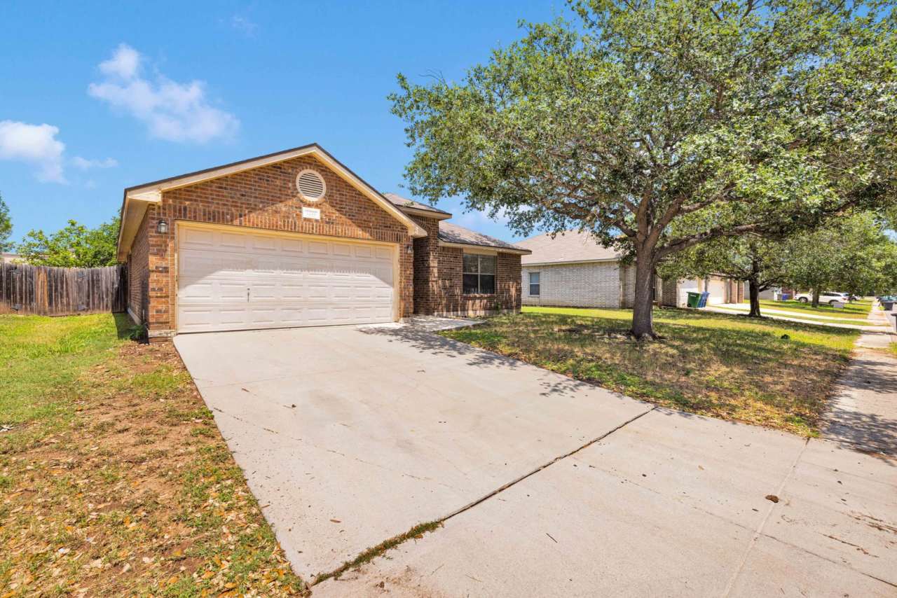 Stunning 4-Bedroom, 2-Bath Home on Elm Glade