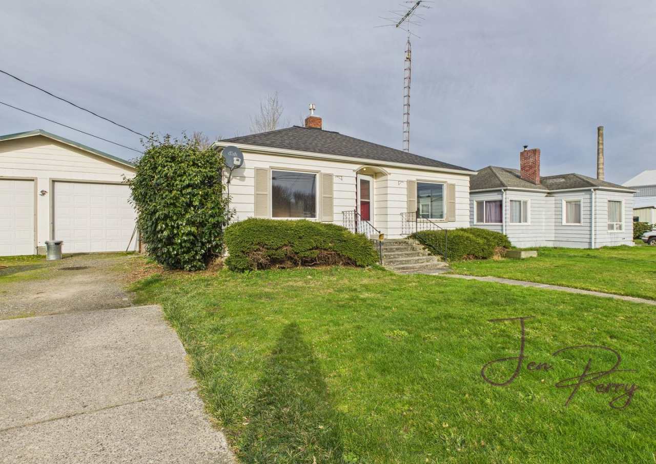 Two Bedroom One Bath House for Rent in Everson with Detached Garage