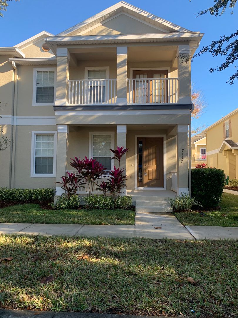 MOVE IN SPECIAL- 3/2 Condo w/ 2 Car Garage in Harmony, FL