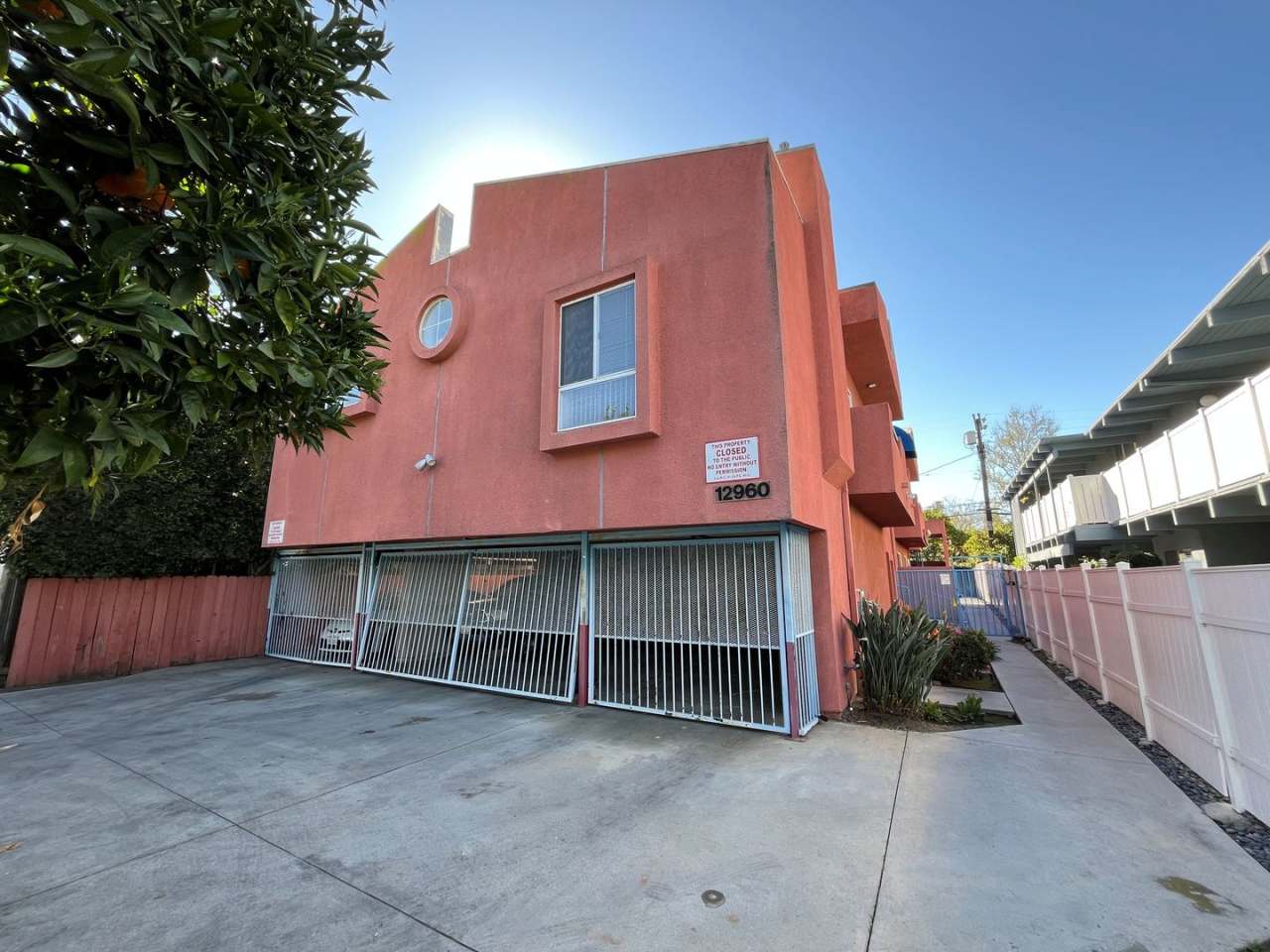 Pet Friendly, 3+2 w/balcony, parking + all appliances included!