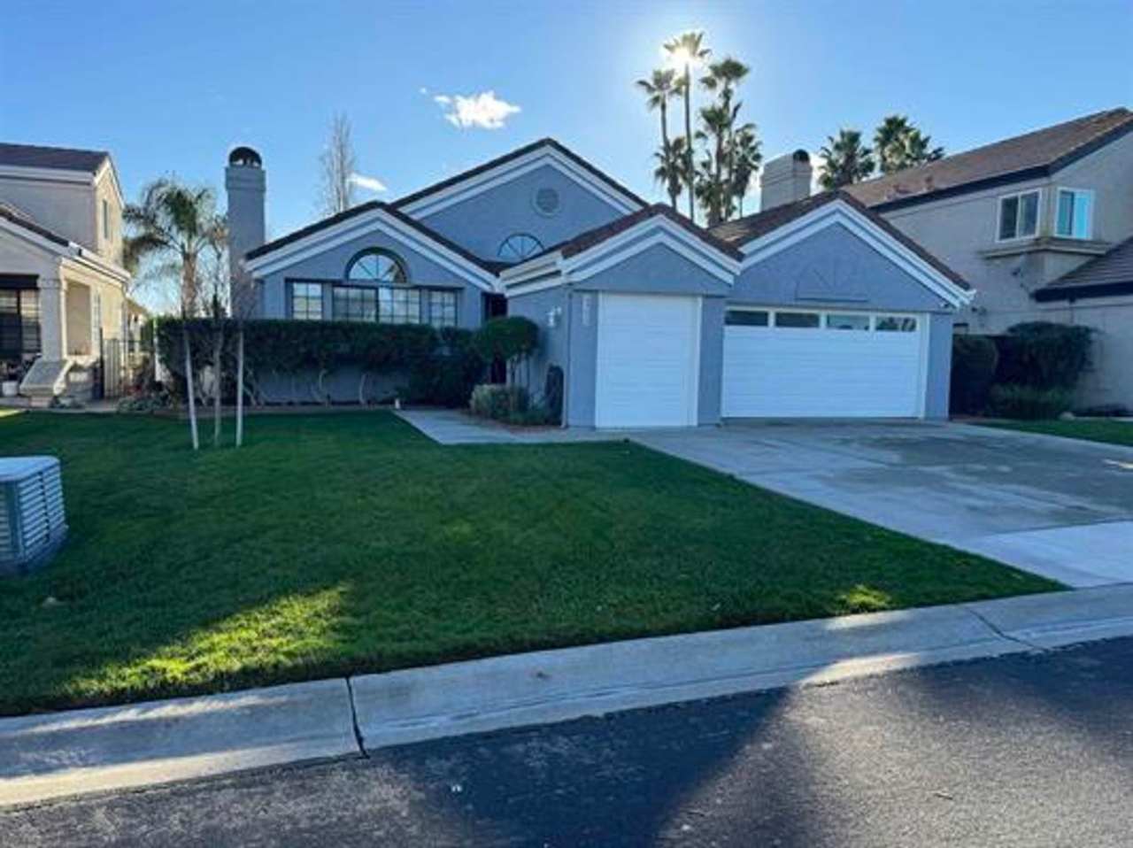 Beautiful single story, 3 bedroom 2 bath home in a gated community!! Available 2/1/26!