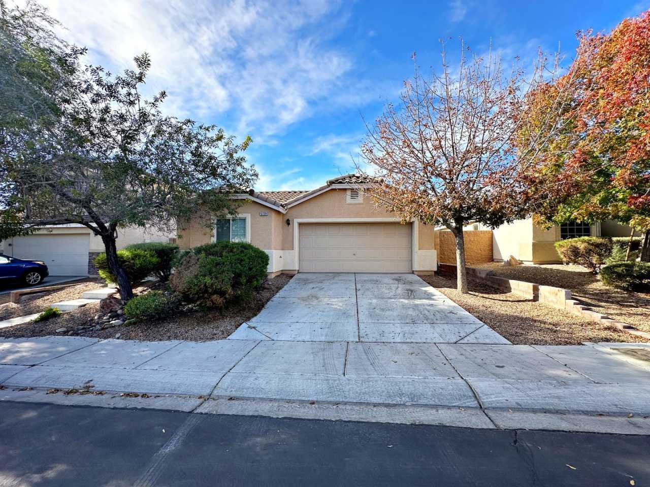 SINGLE STORY HOME WITH CASITA IN GATED COMMUNITY