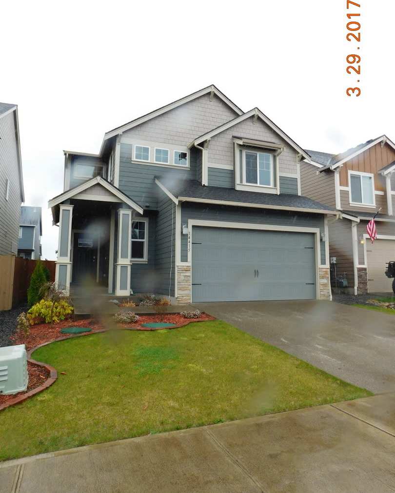 Gorgeous 4BD/2.5BA + Den~Granite Countertops, Stainless Steel Appliances!