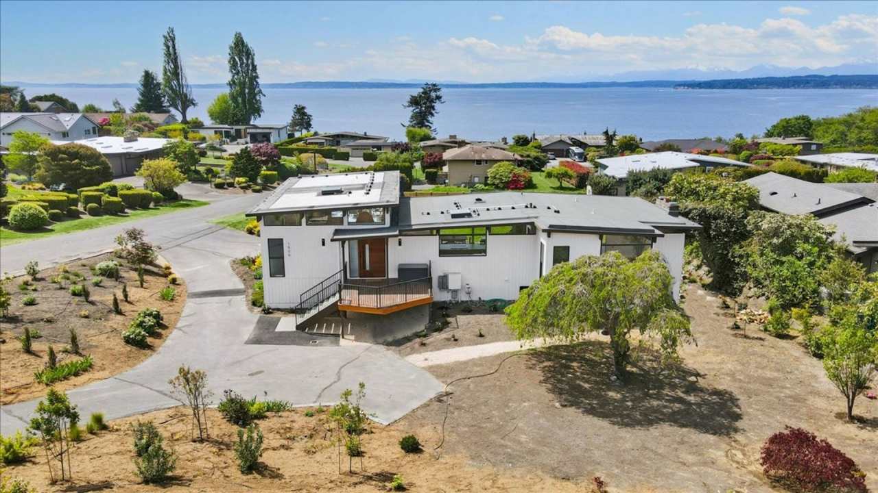 4Bd/3.25Ba Shoreline House