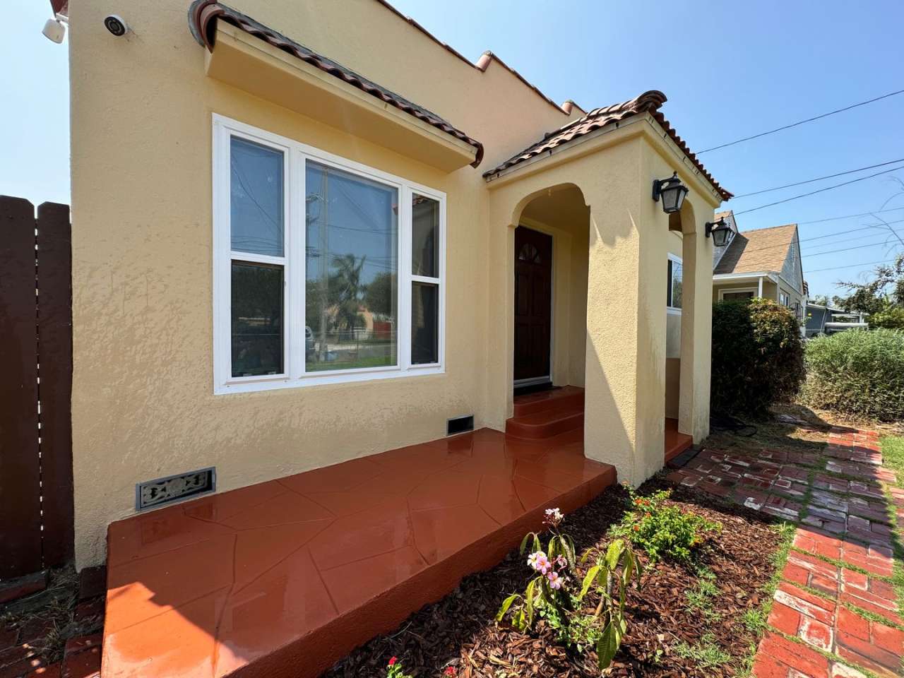 Charming Spanish-Style Home with a lot of Natural Light