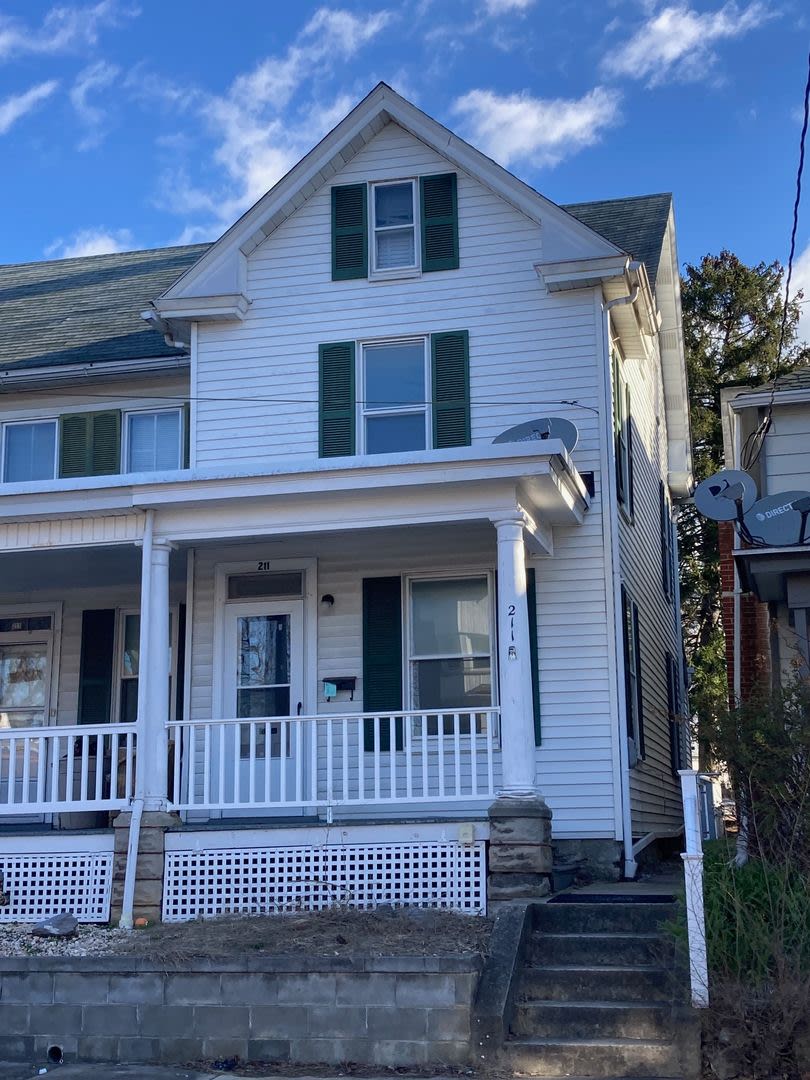 Two Story half-duplex in Waynesboro - $950/mo