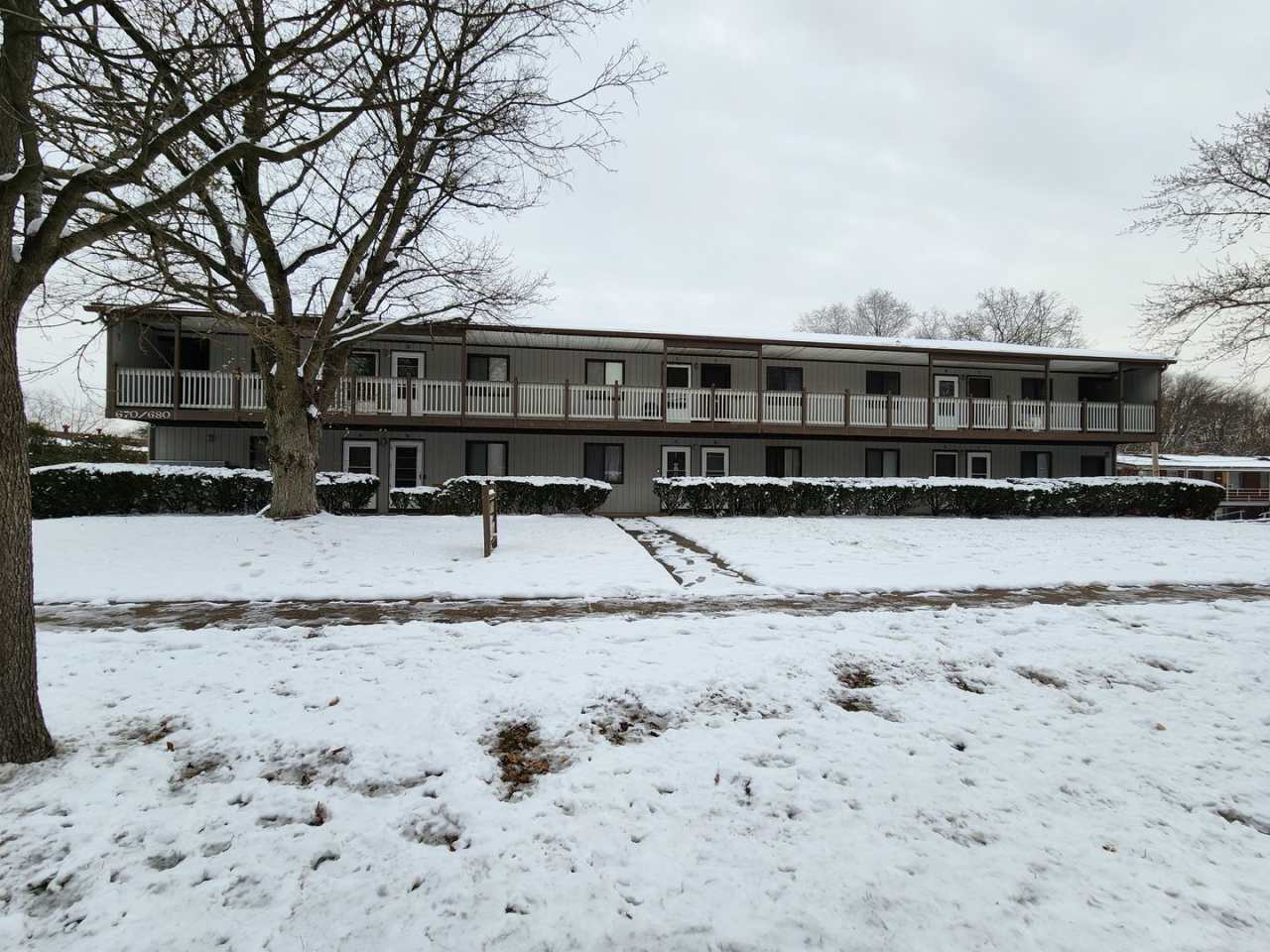 Hancock Avenue 670 - 680