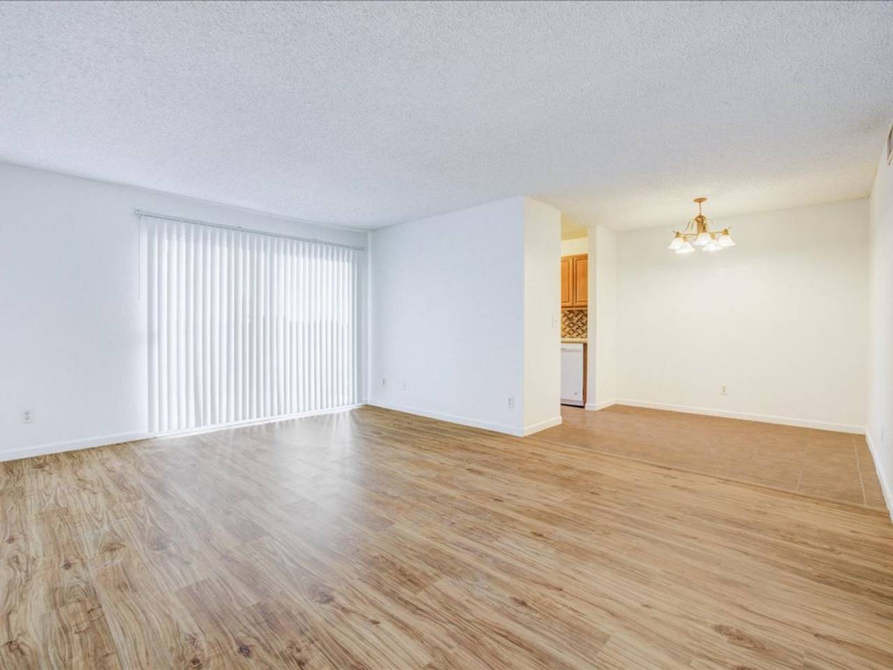 $400 OFF FIRST MONTH'S RENT!*