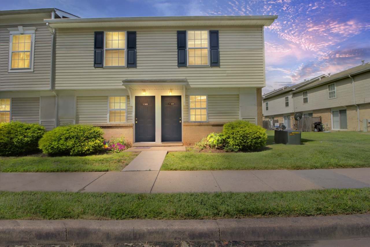 Townhomes at River's Crossing