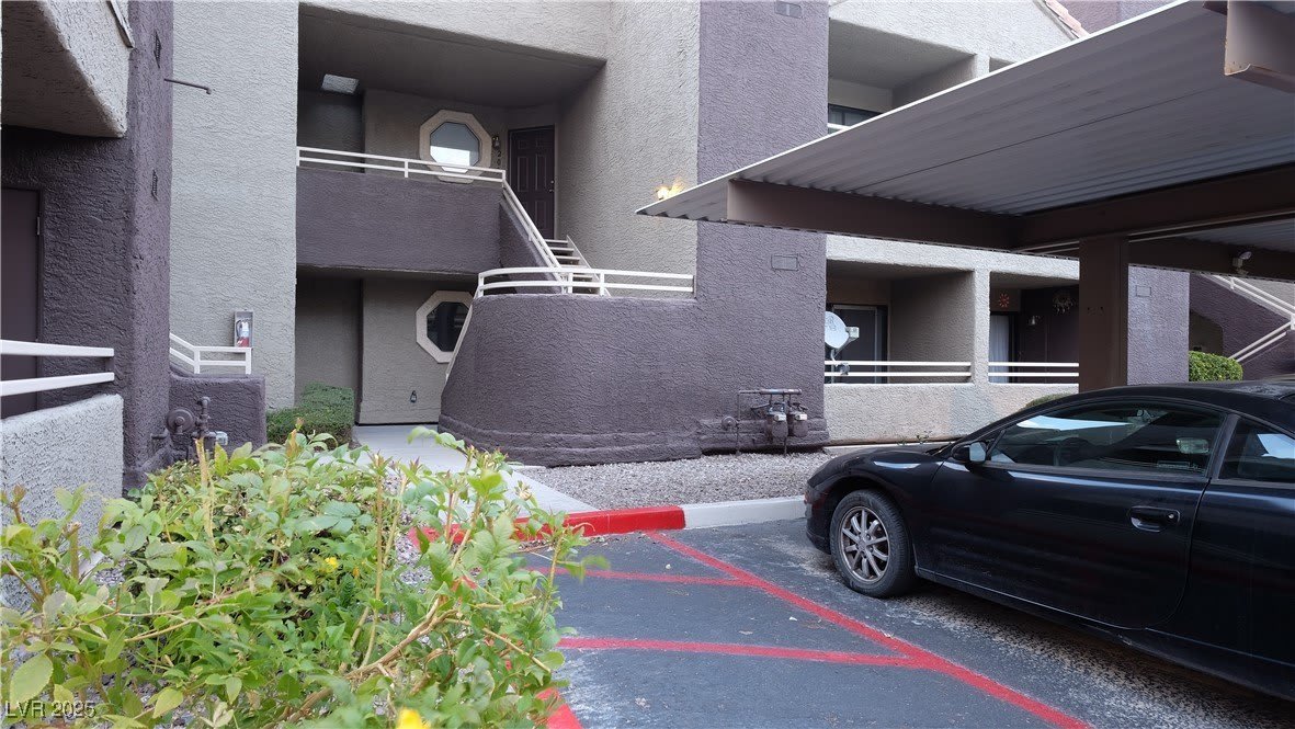 5016 RAINBOW Boulevard