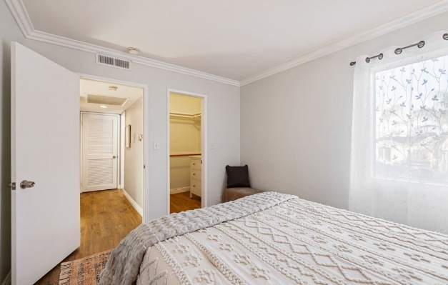 460 Golden Ave Apt 209