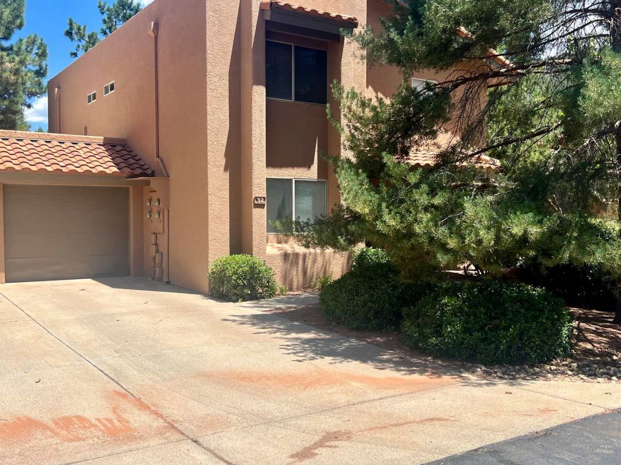 Unfurnished, 1-Year Long-Term Rental (Lower Level | End Unit)