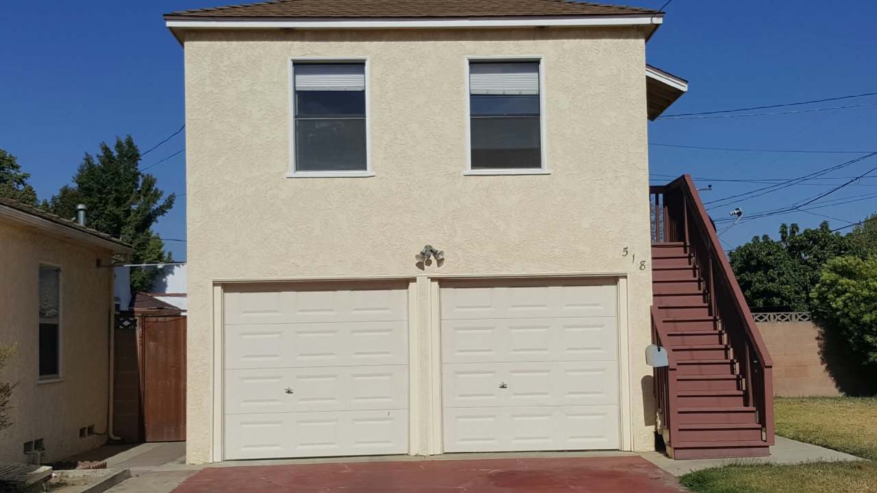 Spacious Studio unit above Garage