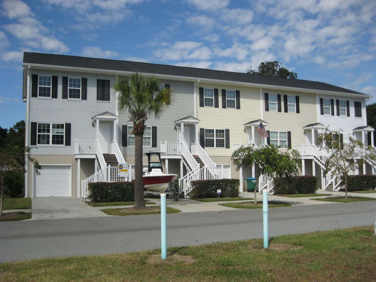 Spacious Two Story, Quiet Neighborhood