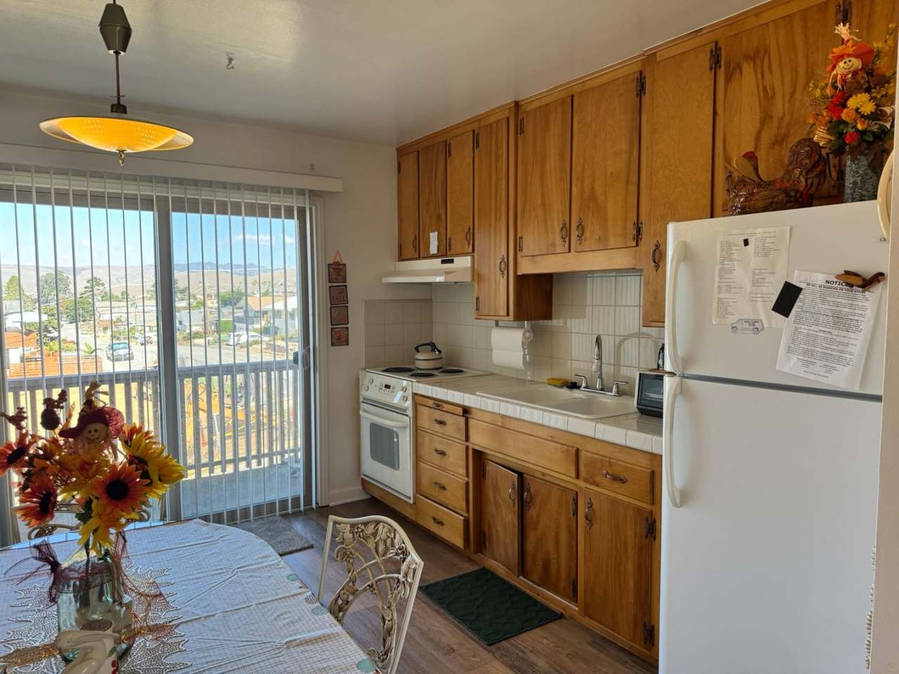 Great Views! Upstairs unit in Morro Bay