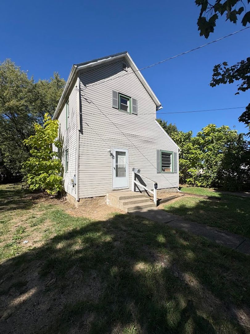 Two bedroom one bathroom home for rent