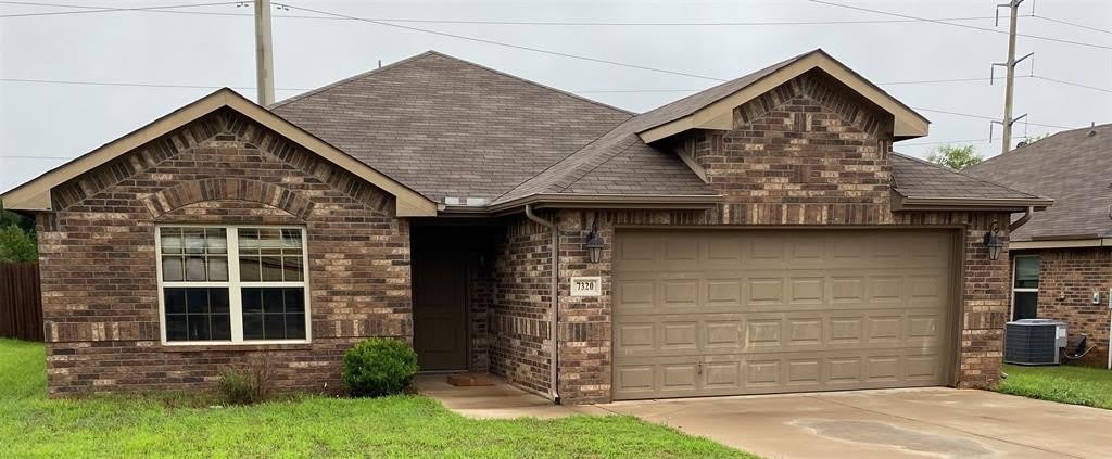 7320 Mistletoe Trail