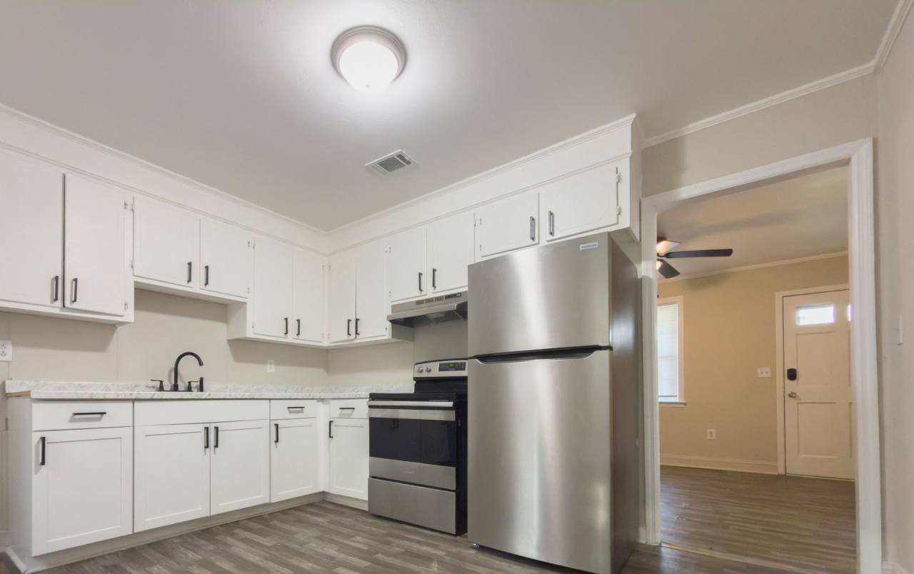 1537 N Avalon triplex