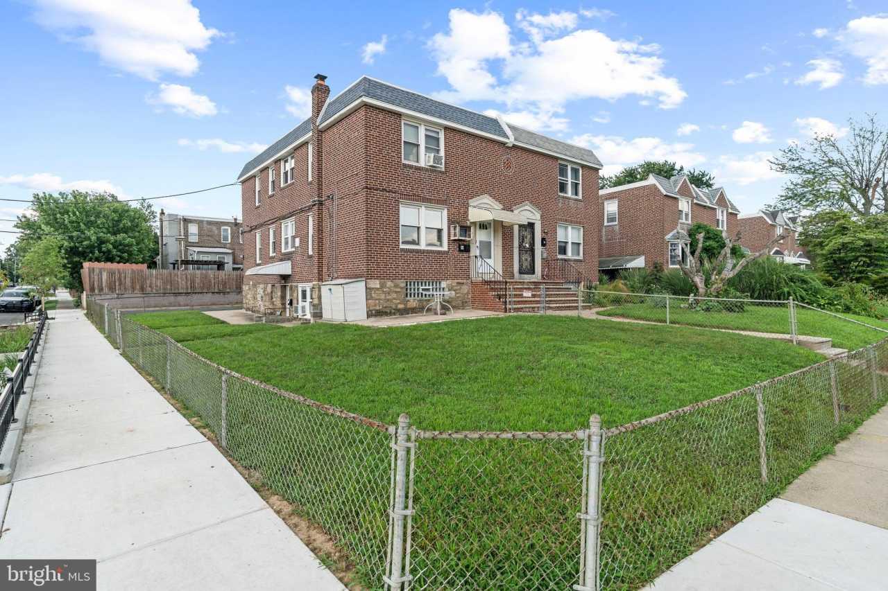 4201 SHEFFIELD Avenue unit: 2