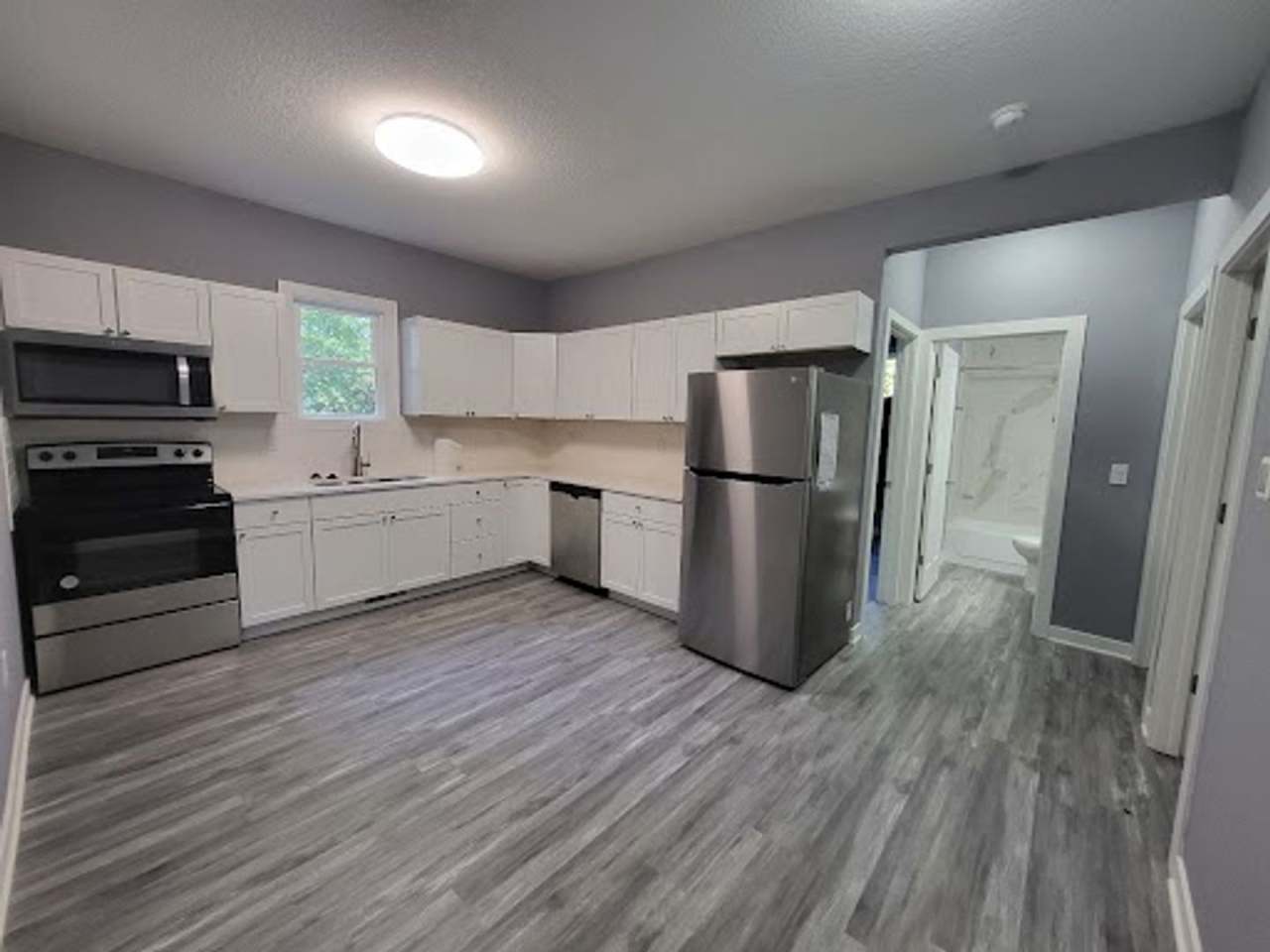 2406 Woodland Avenue