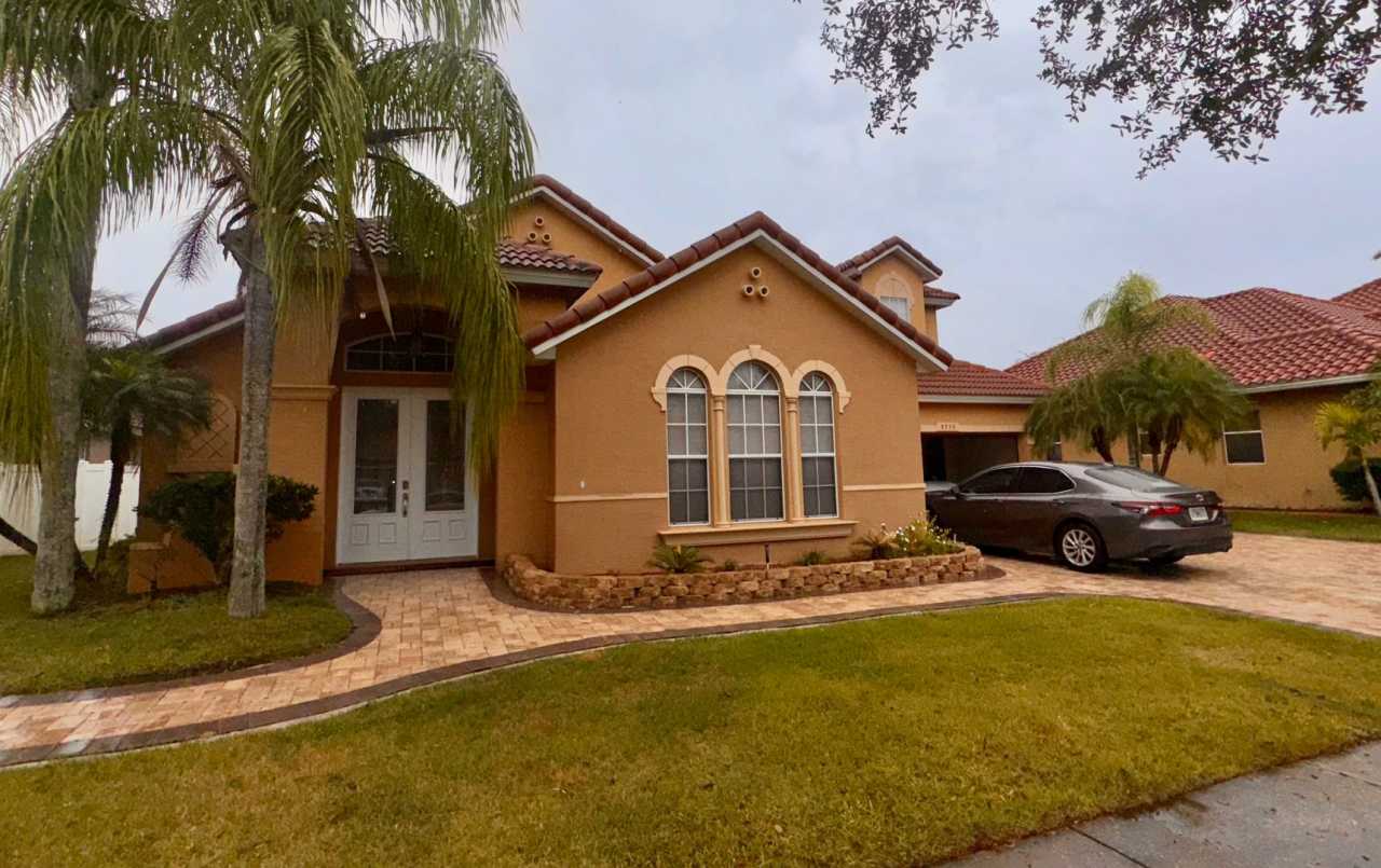 5 Bedroom 4 Bath East Orlando home in Fountains at Rio Pinar!