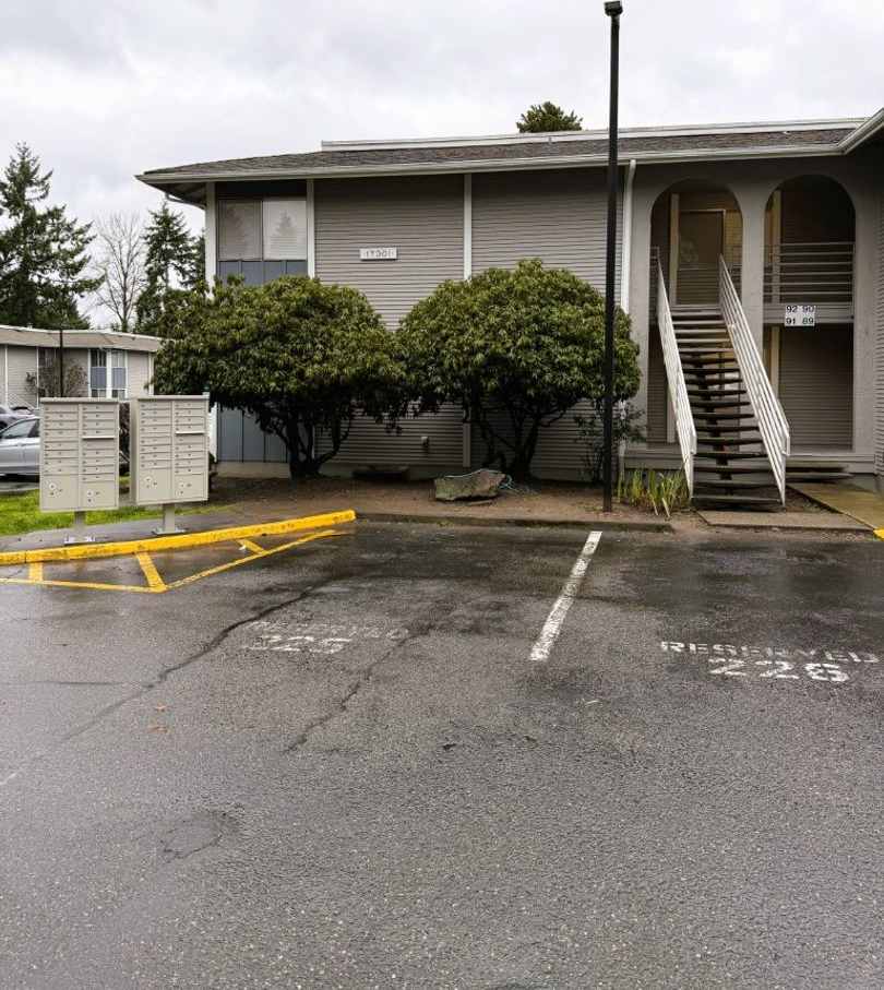2Bd/1.75Ba Redmond Condo