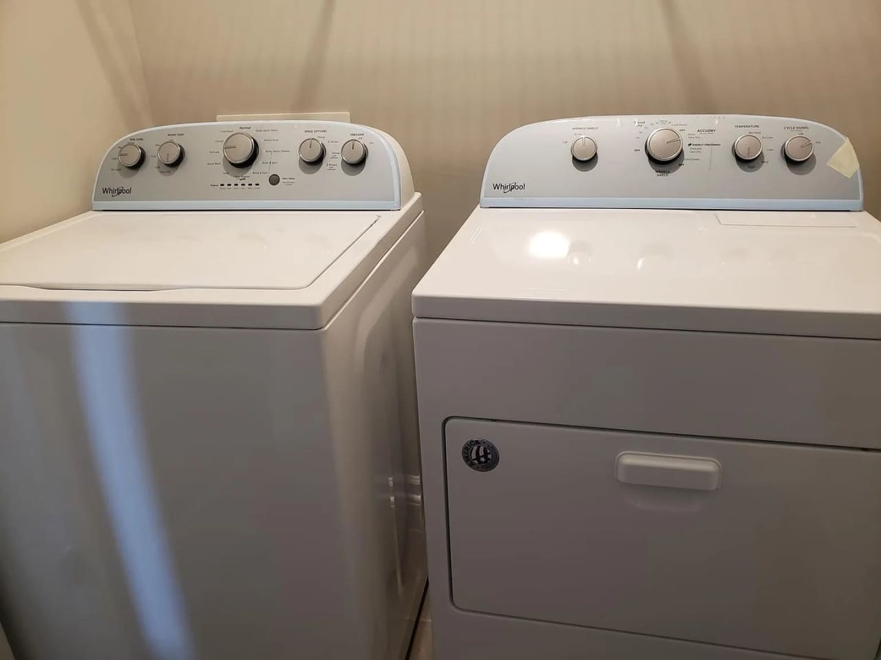 Room in 4 Bedroom Home at Whitby Moore St