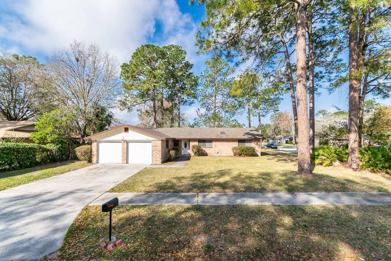 Back on the Market! Beautifully Updated 4 BR Home in Huntington Forest of MANDARIN!