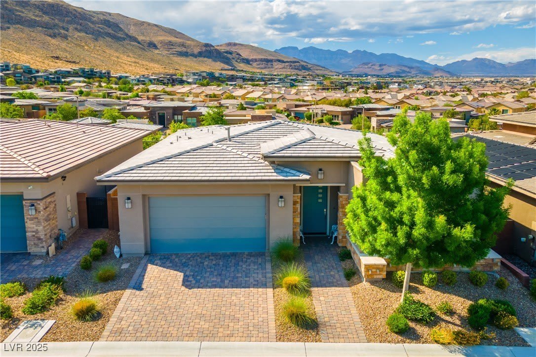 10106 Amethyst Hills Street