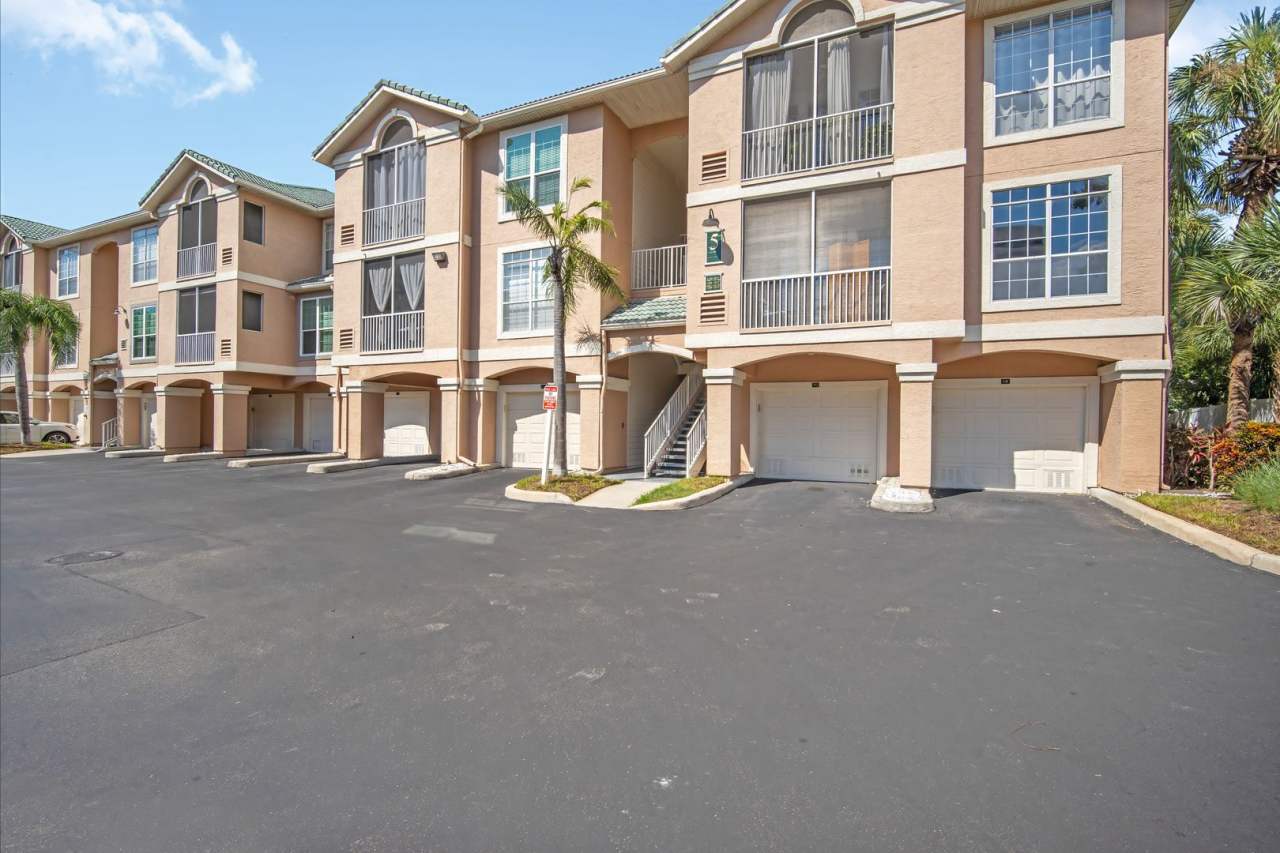 Renovated 2BR/2BA Condo With a Garage in Island Club at Rocky Point!