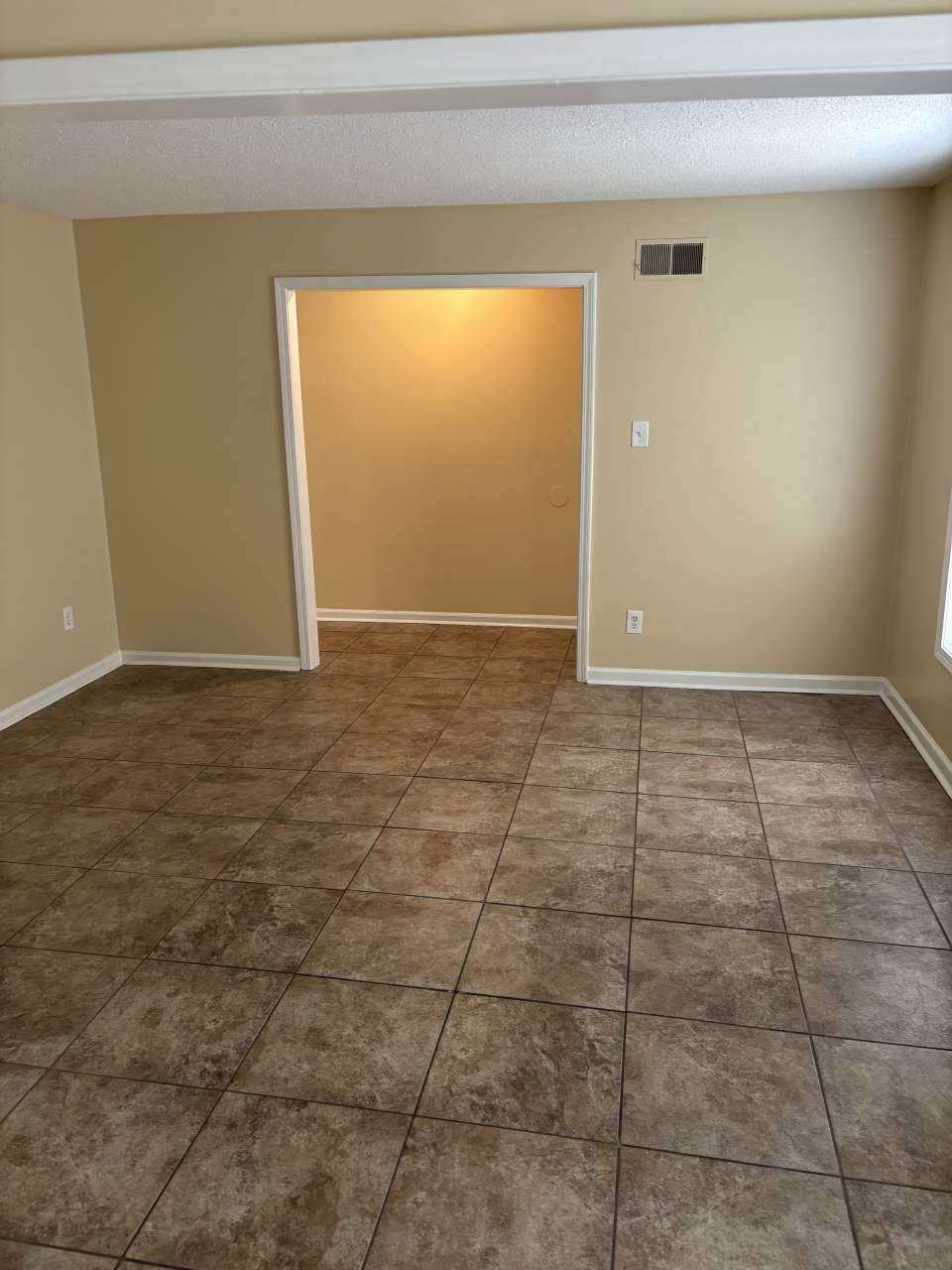 5082 Golden Oaks Drive