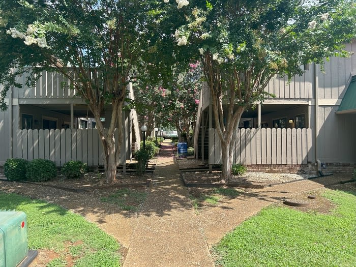 2225 Golf Road Southwest