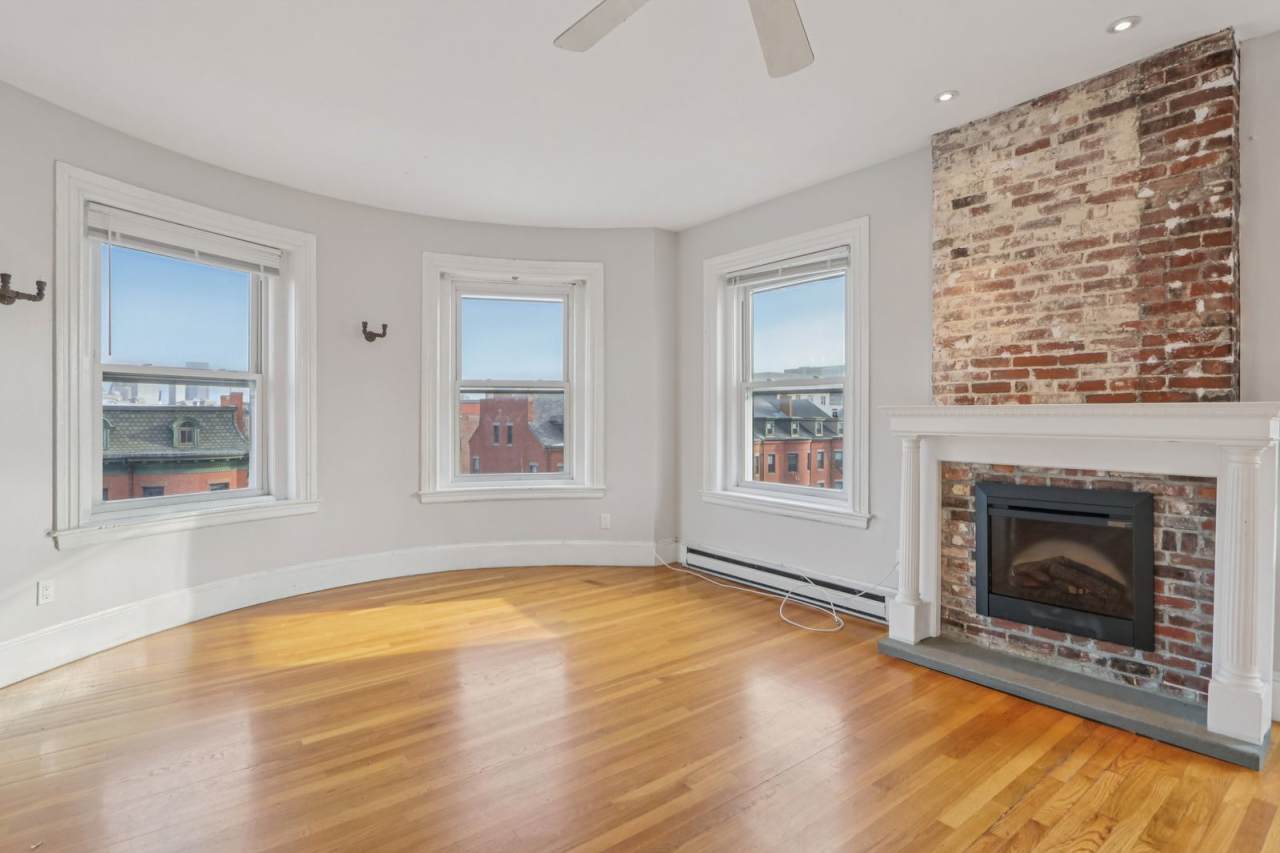 583 Massachusetts Avenue