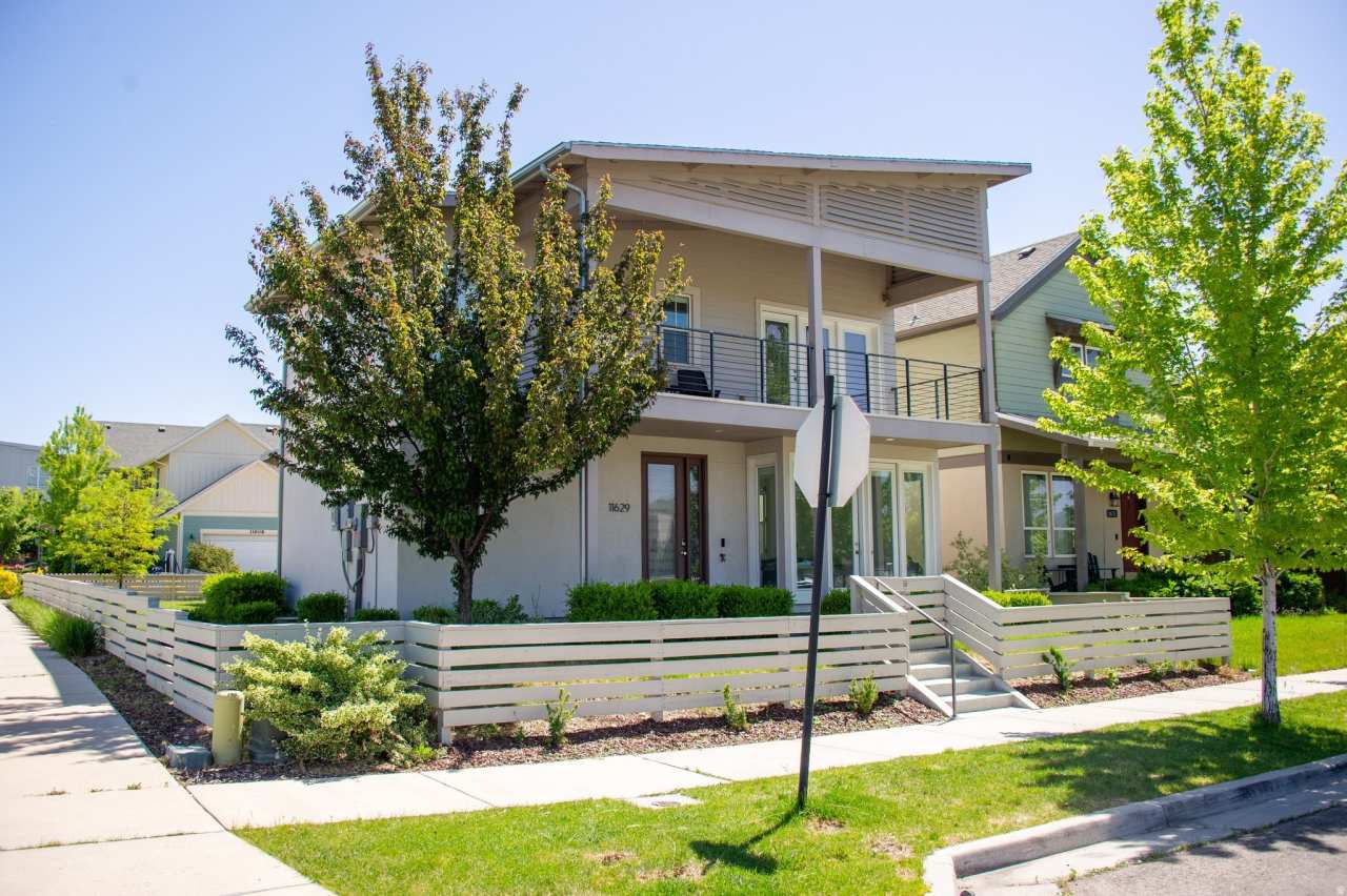 11629 S VERUCA Way E