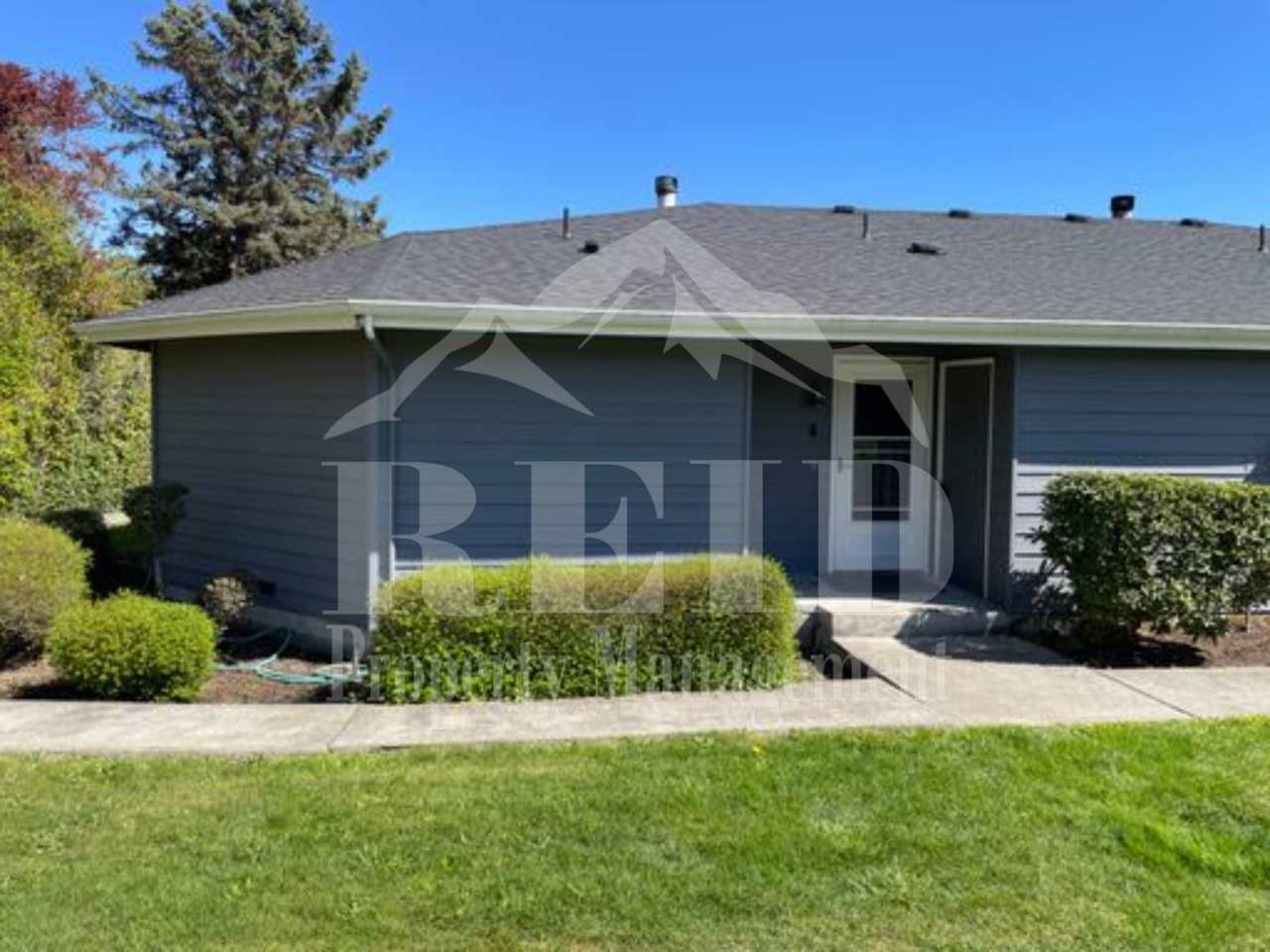 Convenient Location close to Silverdale Waterfront Park, and Downtown Silverdale