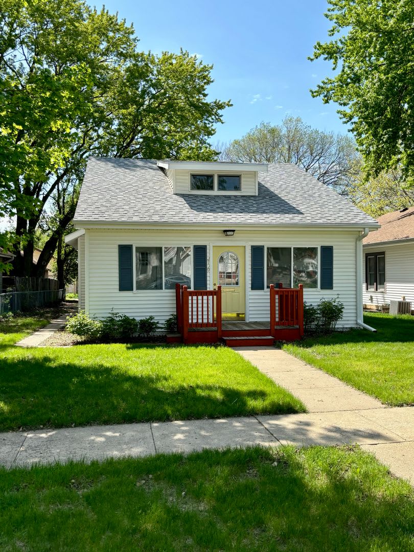$1900 - 3 Bedroom 2 Bath House in Morningside