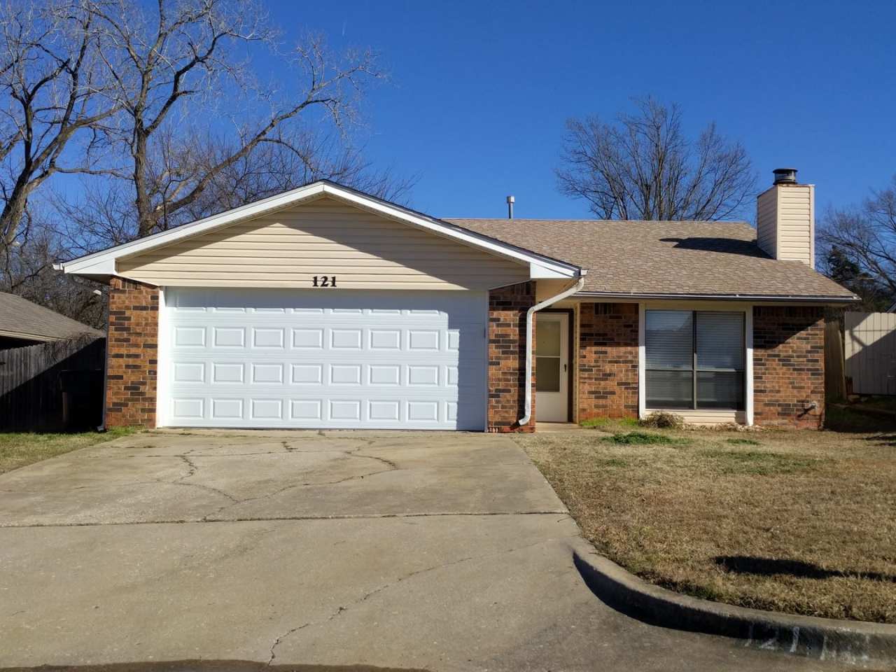 Move in Special!! 3 Bed, 2 bath, 2 car garage home - Noble, OK