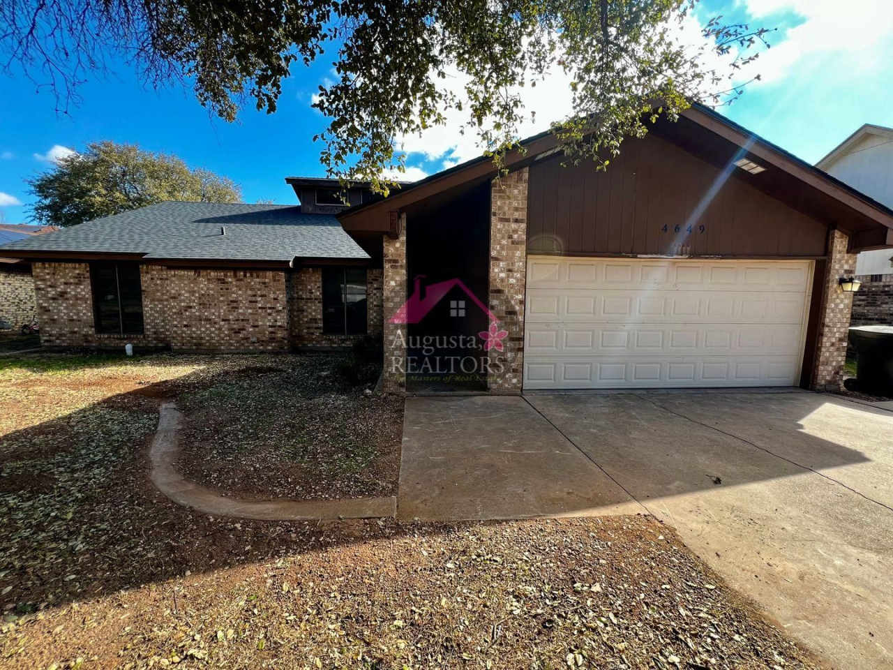 Beautiful 3 Bed Southside Home!