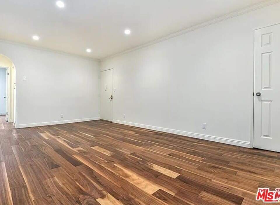 1112 N Olive Dr unit: F