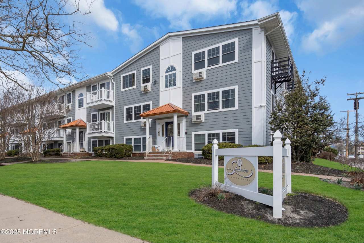 307 4th Avenue unit: 202