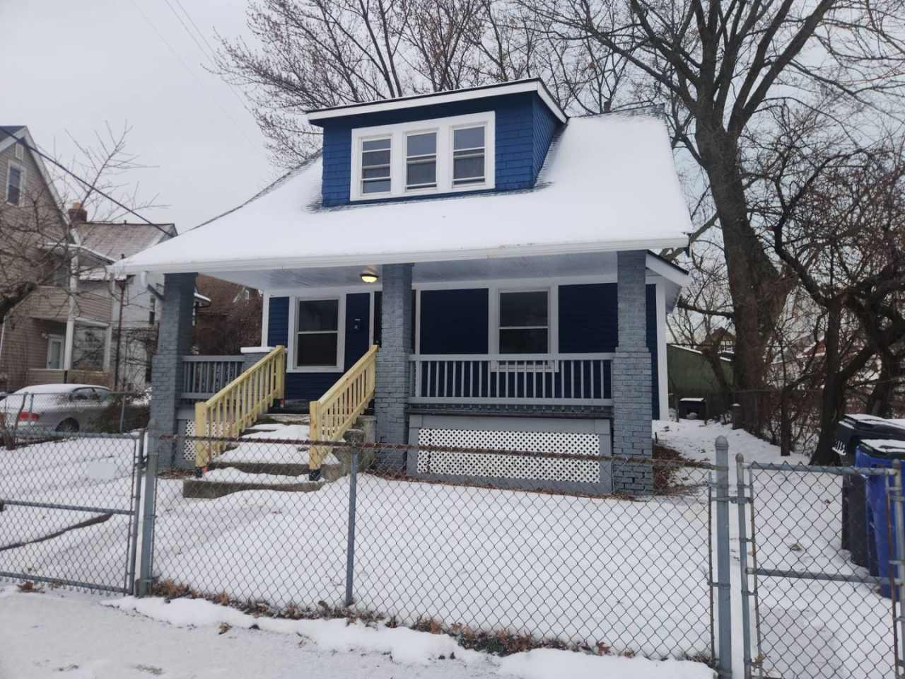 Charming 3-Bedroom Property in Prime Location