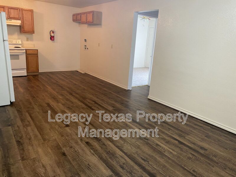 1110 Williams Ave Apt #C