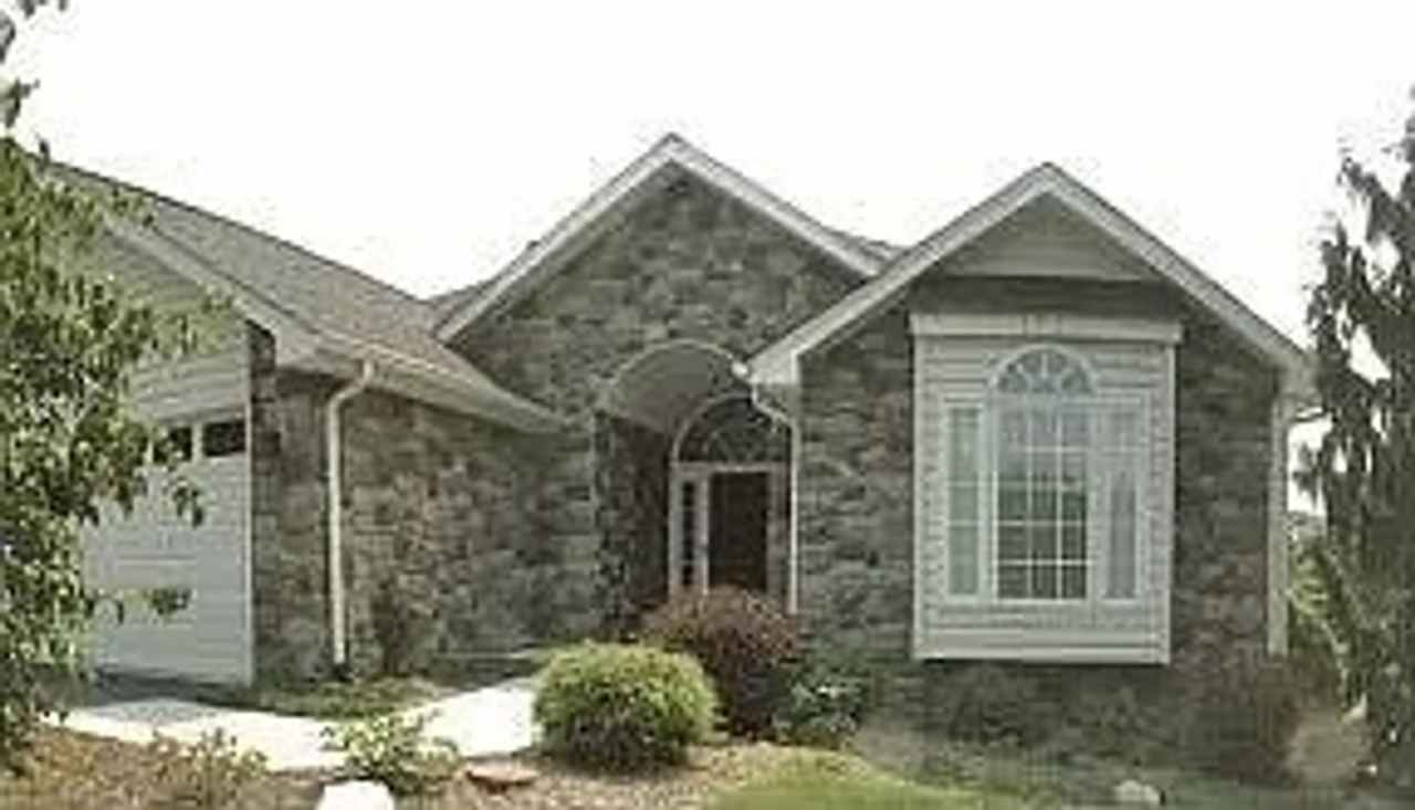 3 Bed/2 Bath. Master on Main. Close to VT and US 460. Pet friendly.