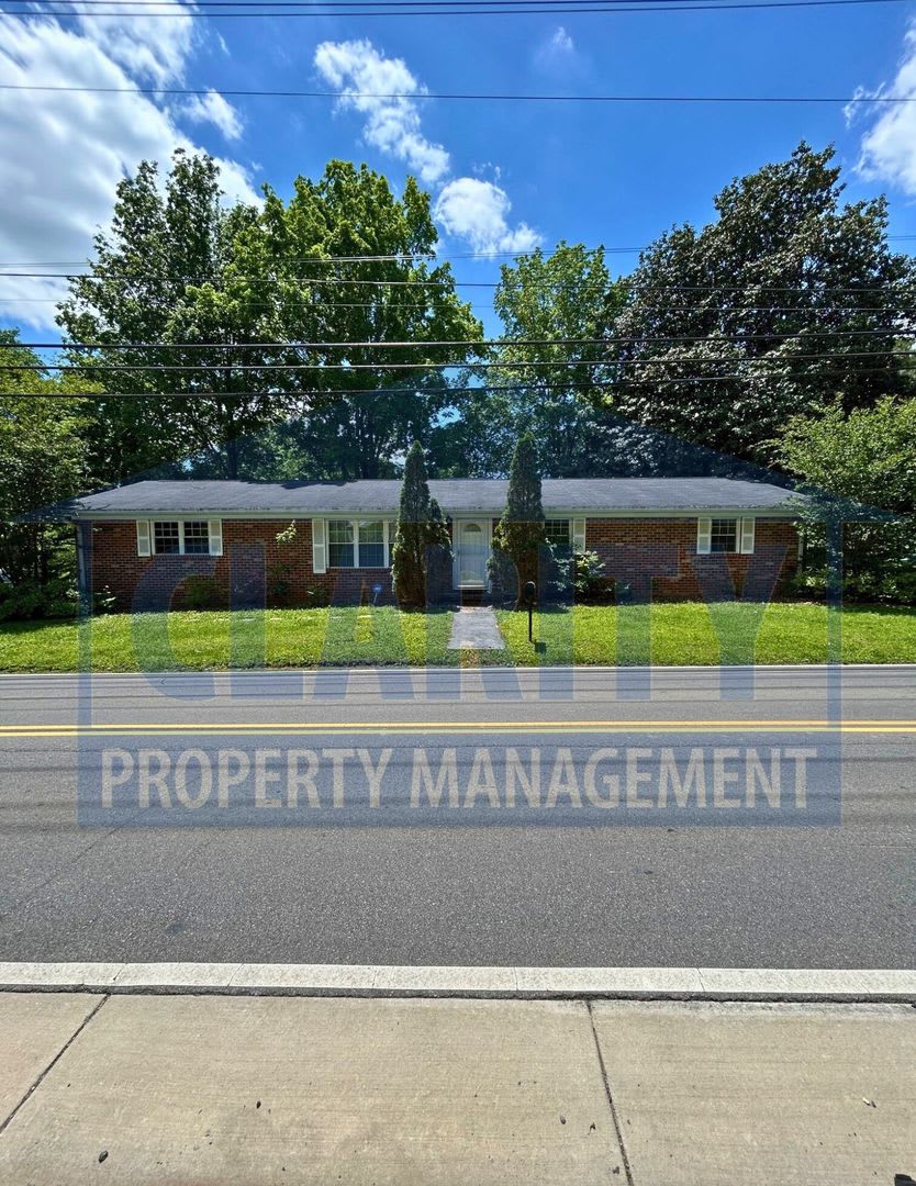 3 bedroom ranch-style home in Downtown Cleveland